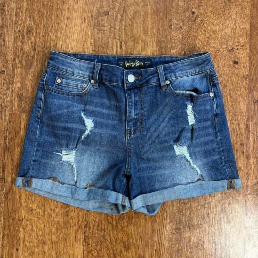 Distressed indie hipster denim shorts Indigo Rein